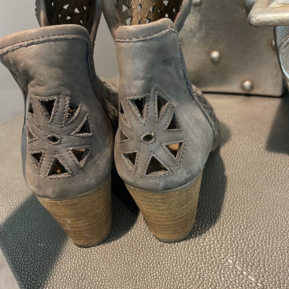 Laser cut distressed booties - Picture 4 of 8